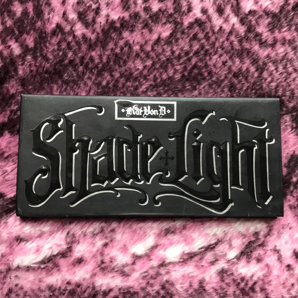 KVD Shade + Light